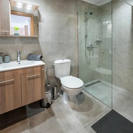 1 Bedroom Koshomes1 * Kos-stad